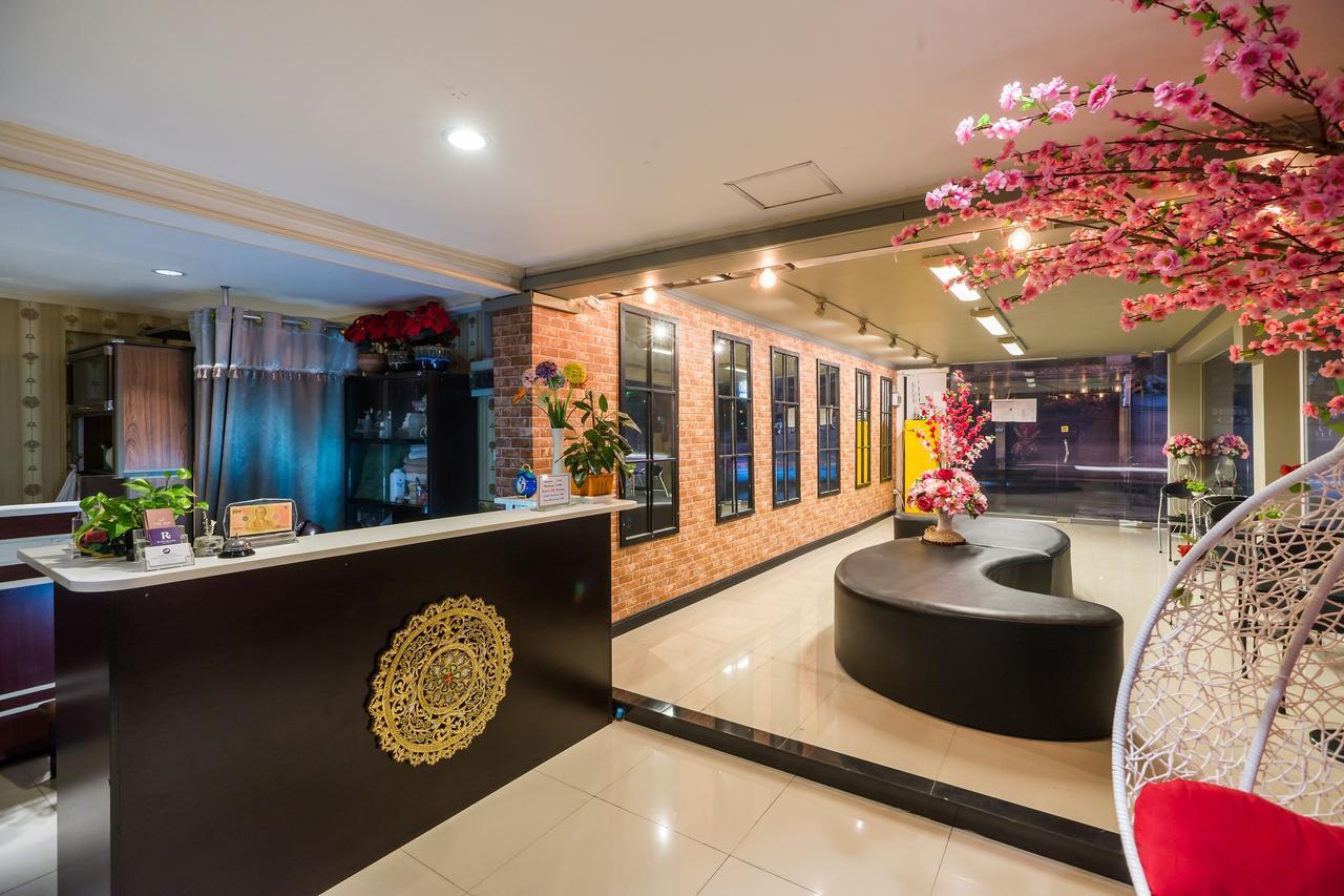 The Corner Ratchada Hotel Bangkok Exterior foto